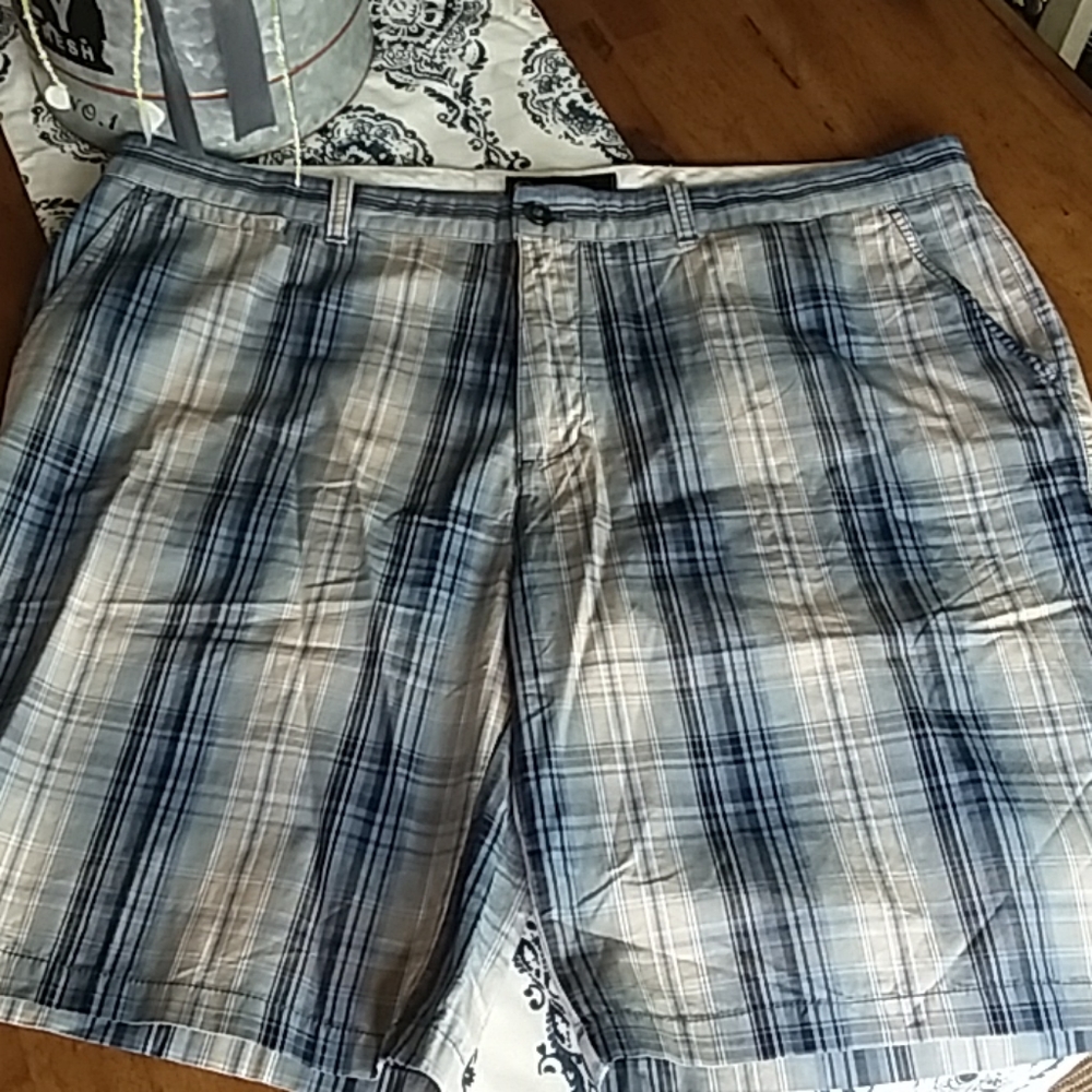 Mens shorts NWOT - Picture 1 of 7